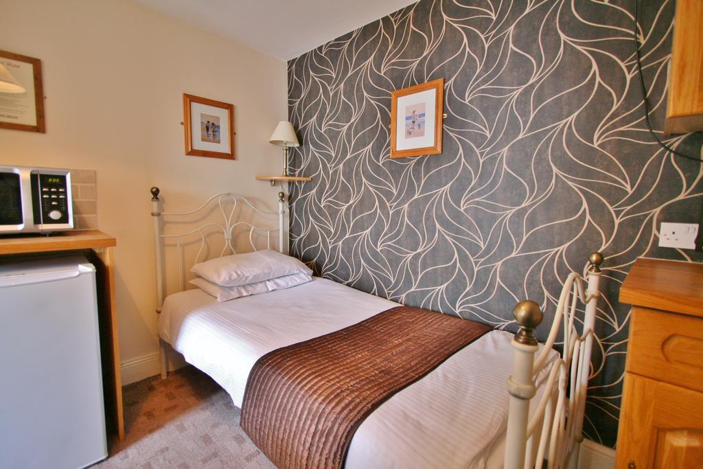 Central Hotel Cheltenham By Roomsbooked Room photo