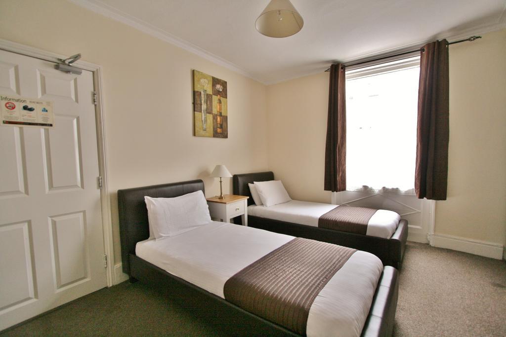 Central Hotel Cheltenham By Roomsbooked Room photo